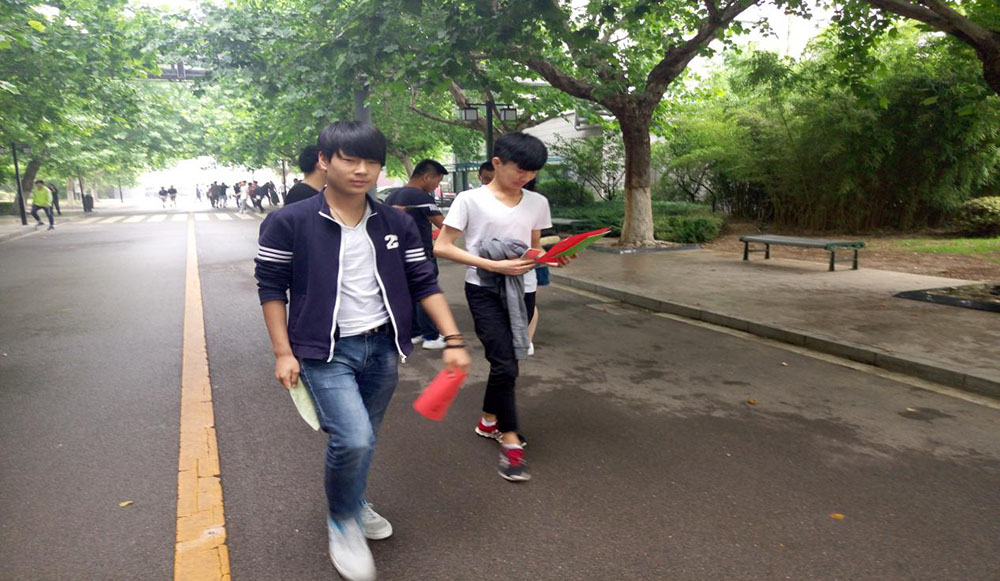 日出水了啊快点使劲动态图