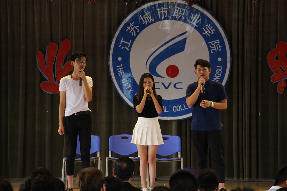 日出水了啊快点使劲动态图