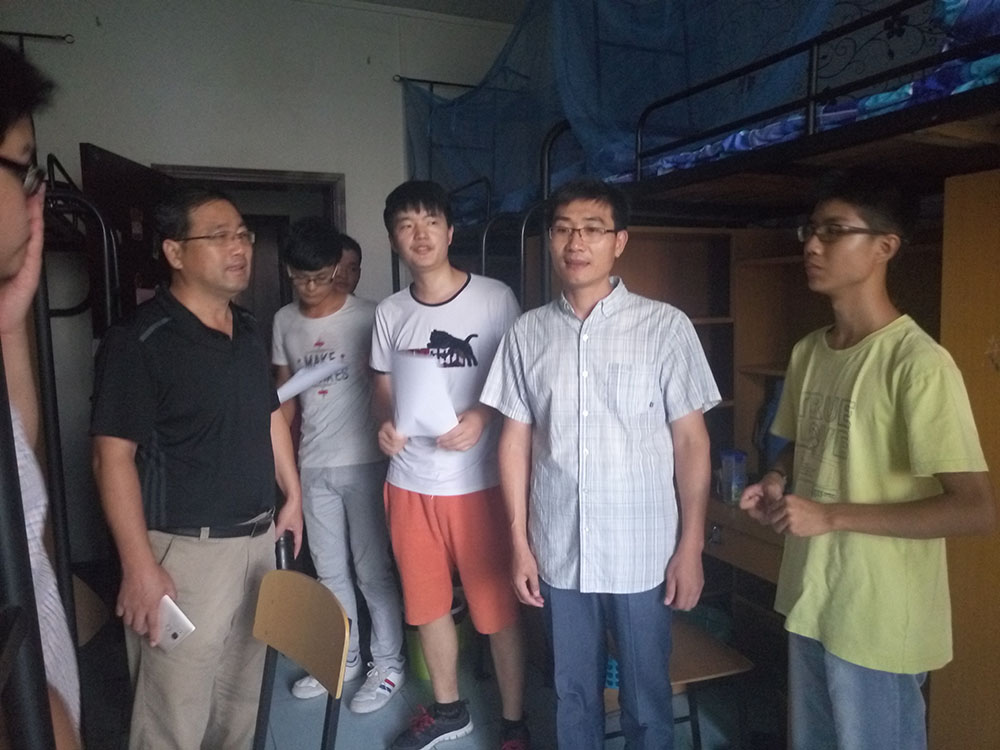 日出水了啊快点使劲动态图