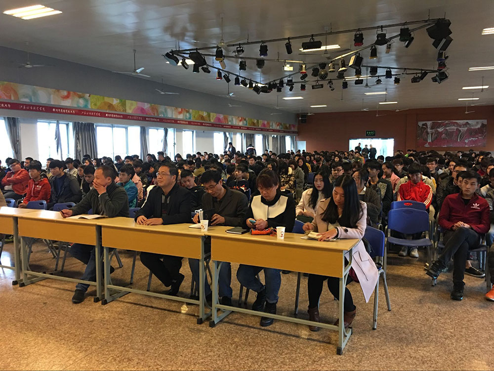 日出水了啊快点使劲动态图