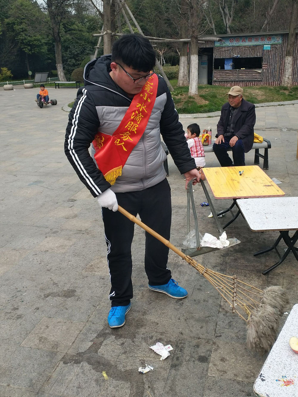 日出水了啊快点使劲动态图