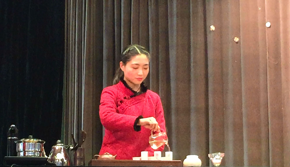 日出水了啊快点使劲动态图