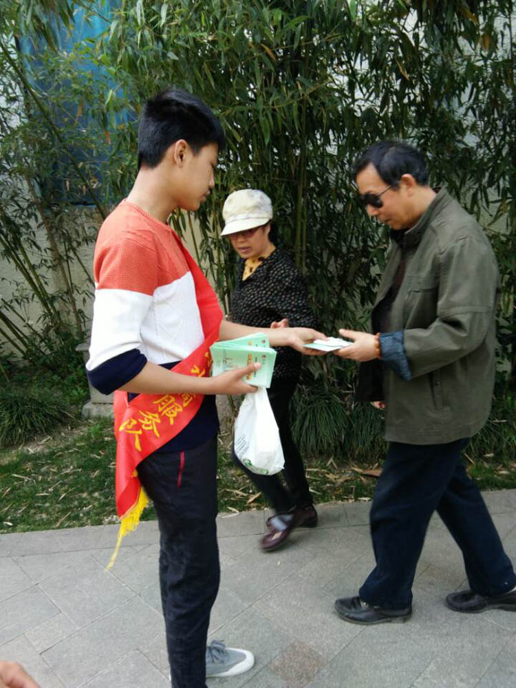 日出水了啊快点使劲动态图