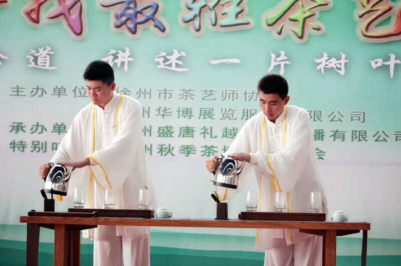 日出水了啊快点使劲动态图