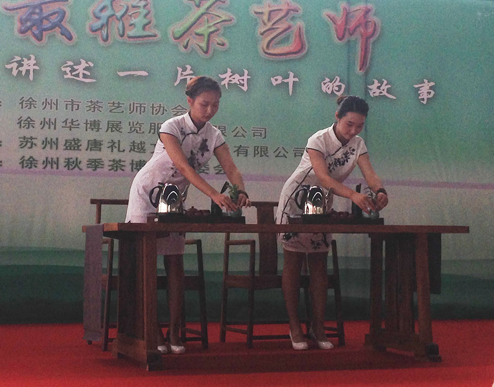 日出水了啊快点使劲动态图