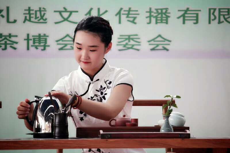 日出水了啊快点使劲动态图