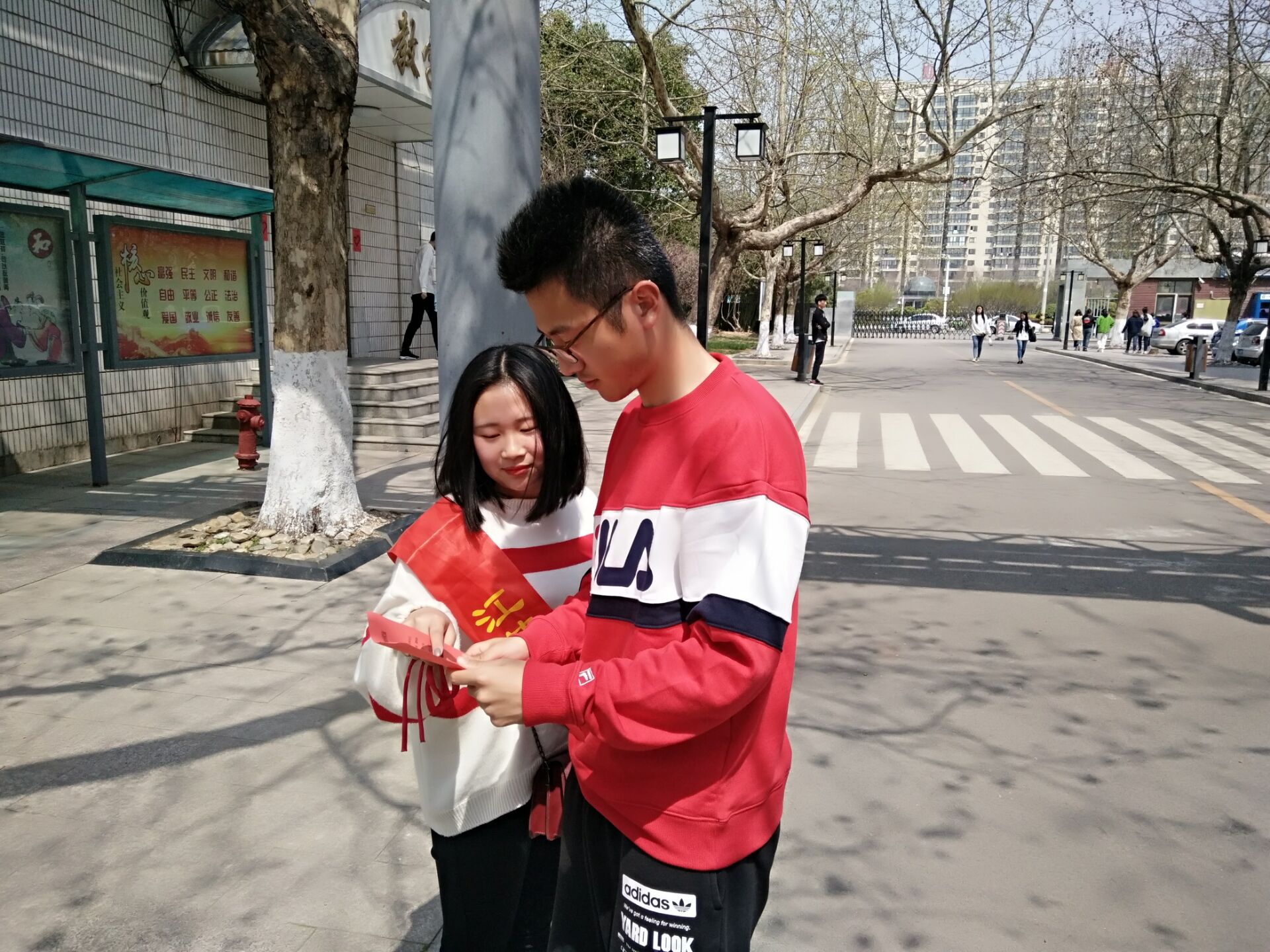 日出水了啊快点使劲动态图