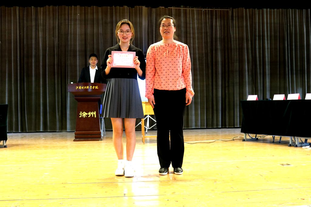 日出水了啊快点使劲动态图