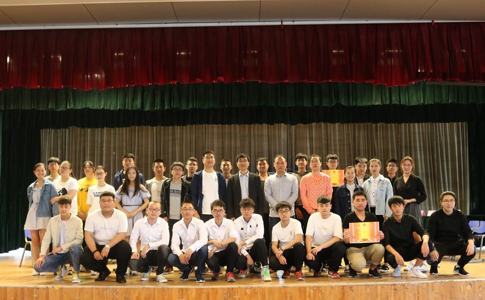 日出水了啊快点使劲动态图