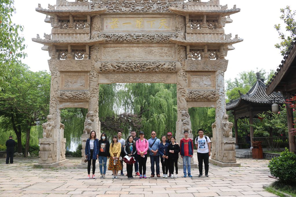 日出水了啊快点使劲动态图