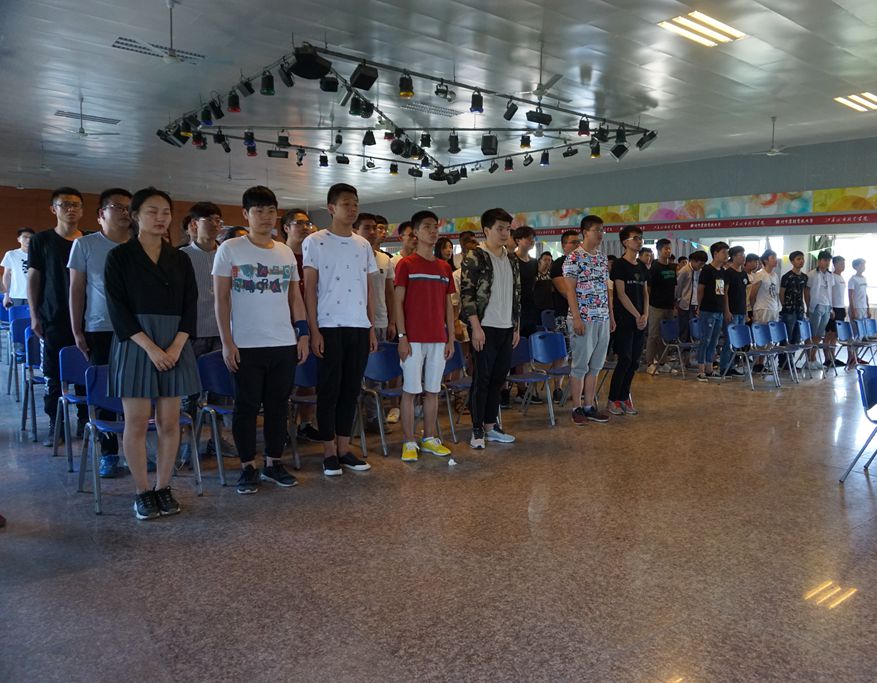 日出水了啊快点使劲动态图