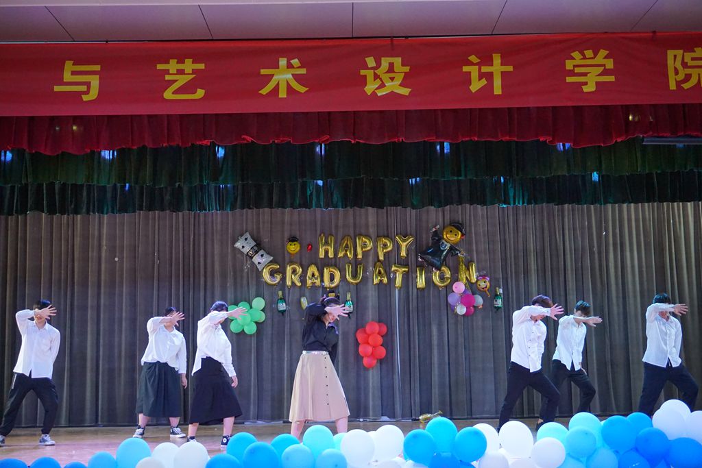 日出水了啊快点使劲动态图