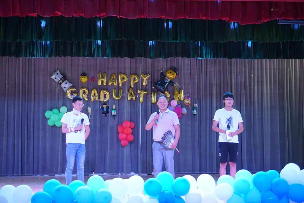 日出水了啊快点使劲动态图