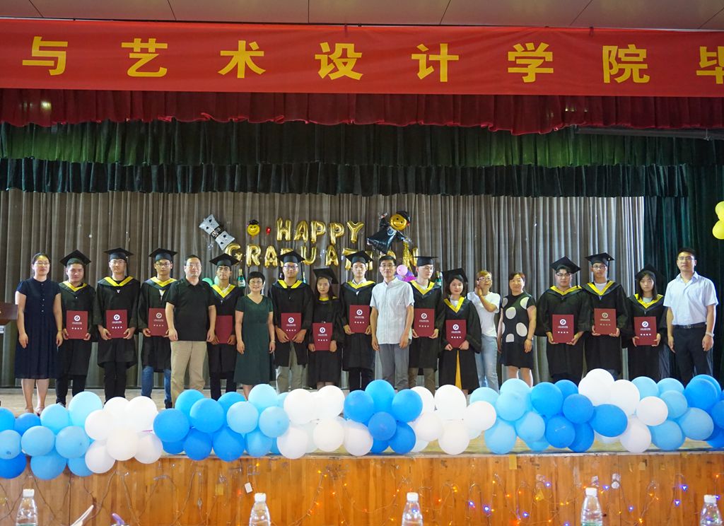 日出水了啊快点使劲动态图