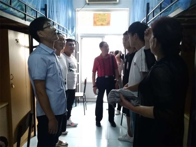 日出水了啊快点使劲动态图