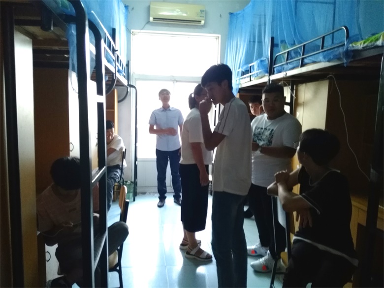 日出水了啊快点使劲动态图