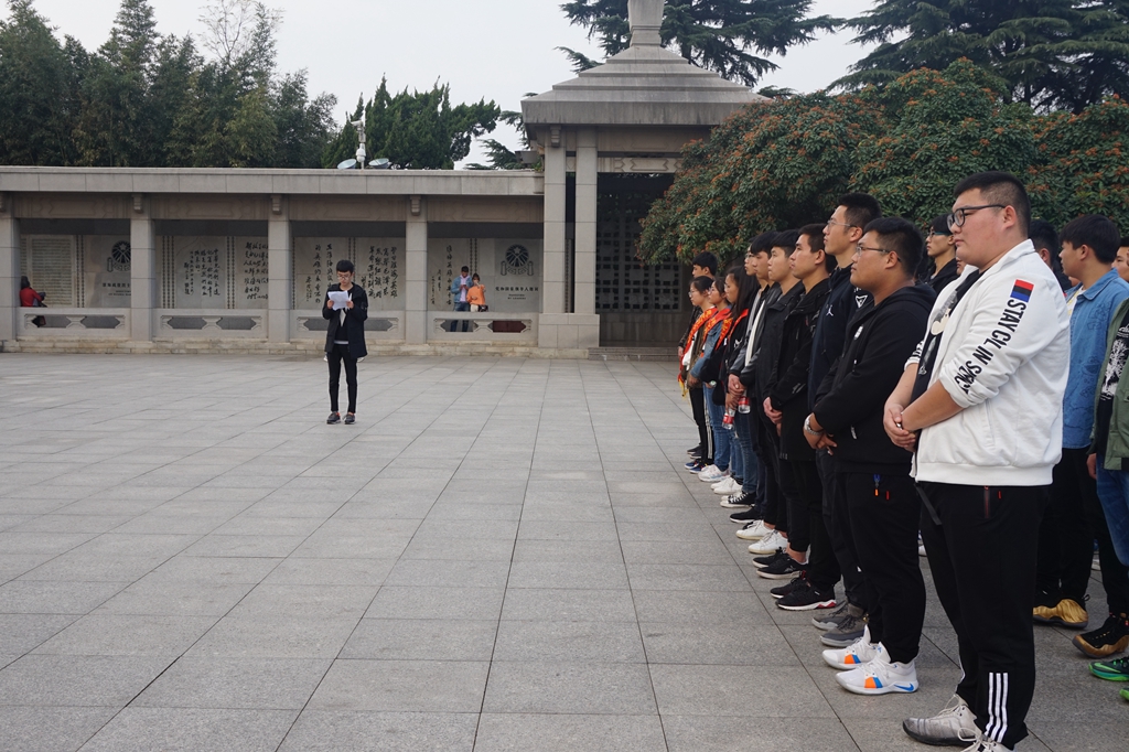 日出水了啊快点使劲动态图