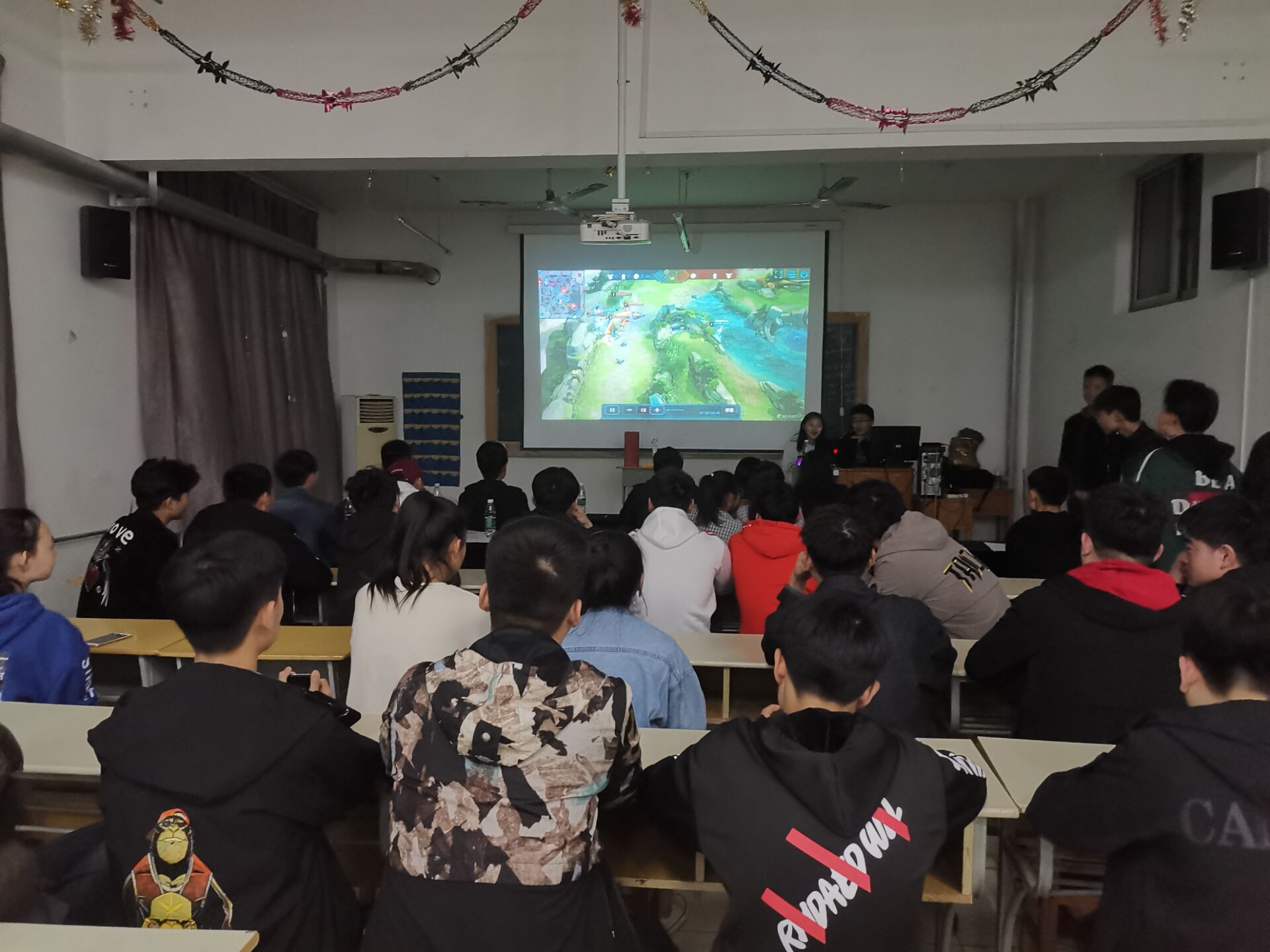 日出水了啊快点使劲动态图