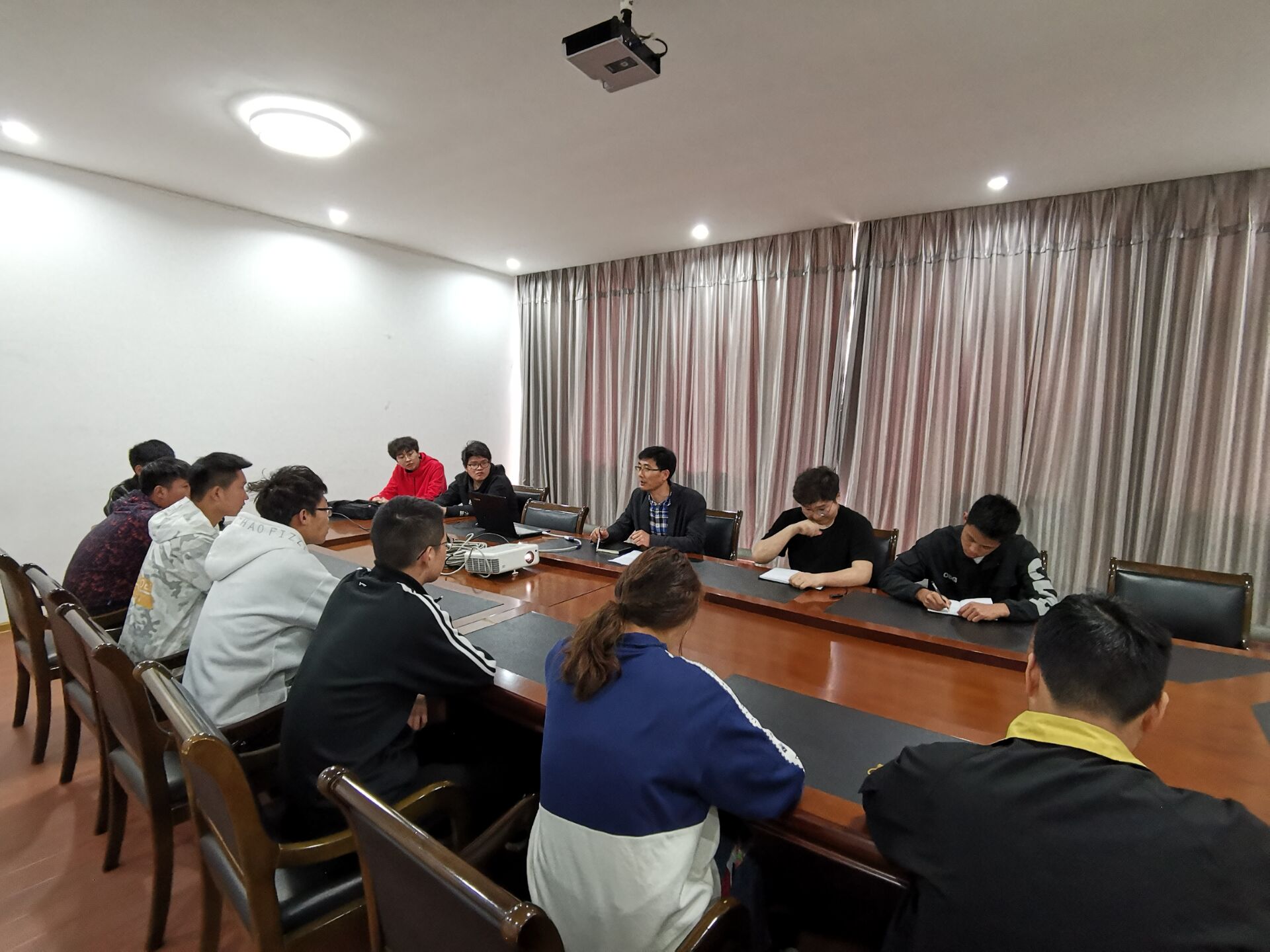 日出水了啊快点使劲动态图