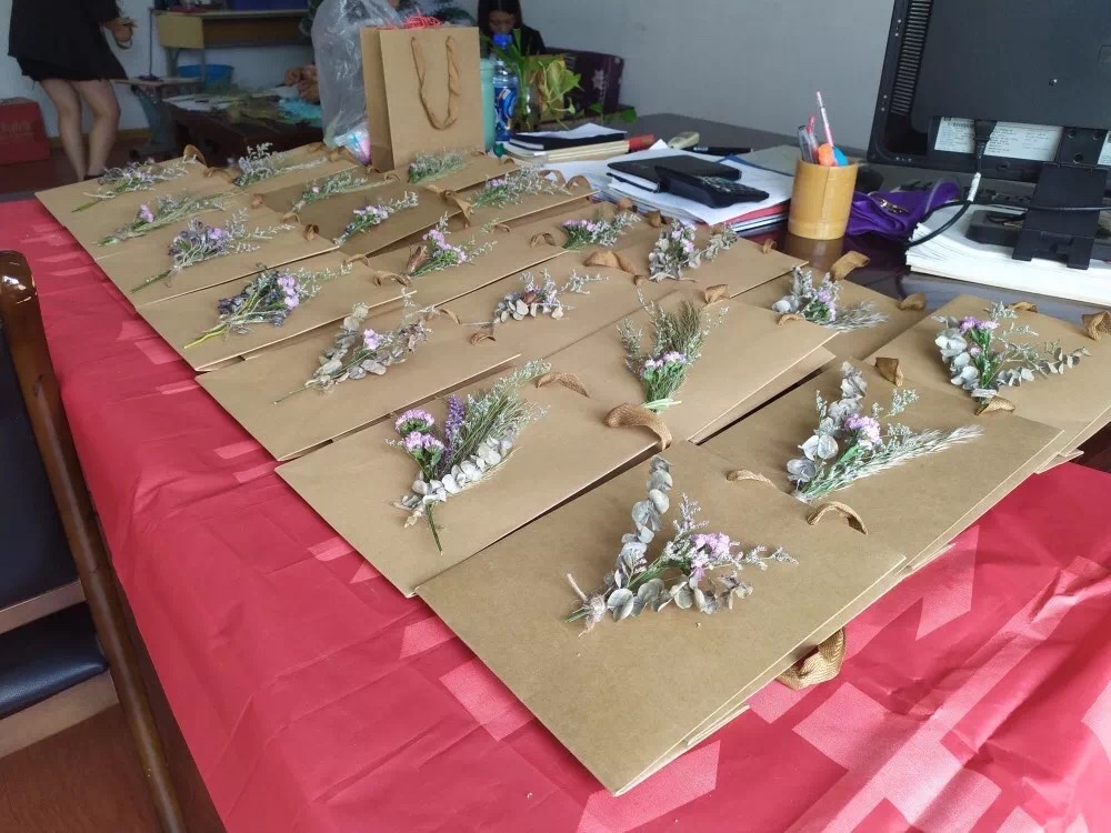 日出水了啊快点使劲动态图