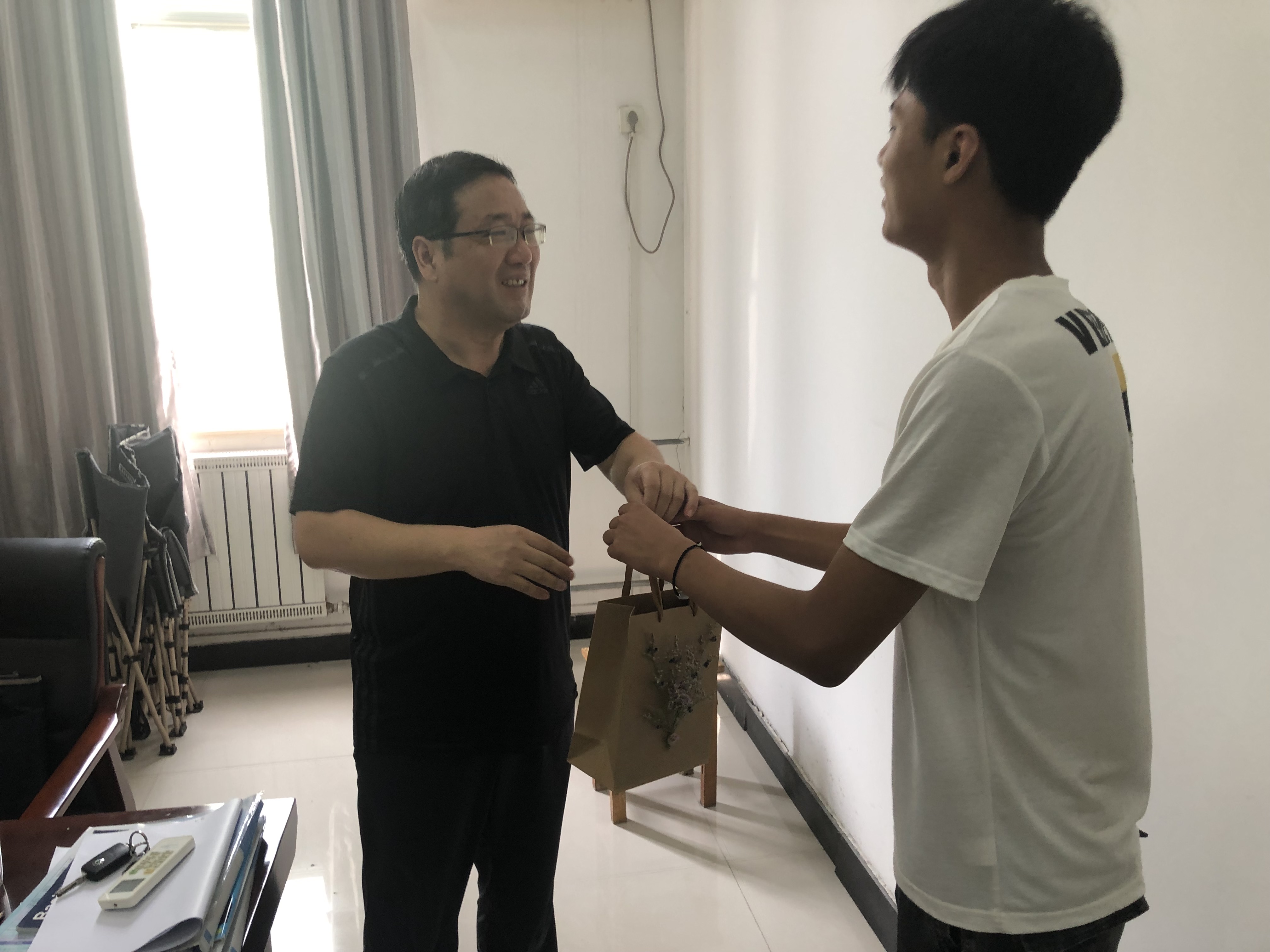 日出水了啊快点使劲动态图