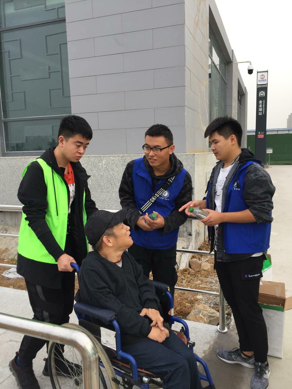 日出水了啊快点使劲动态图