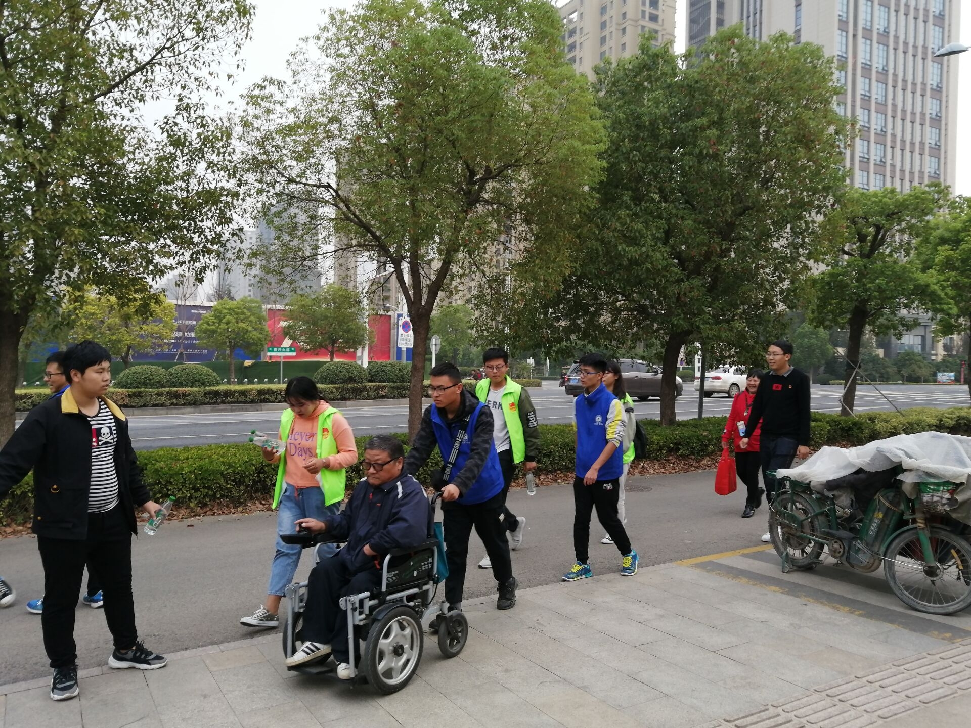 日出水了啊快点使劲动态图