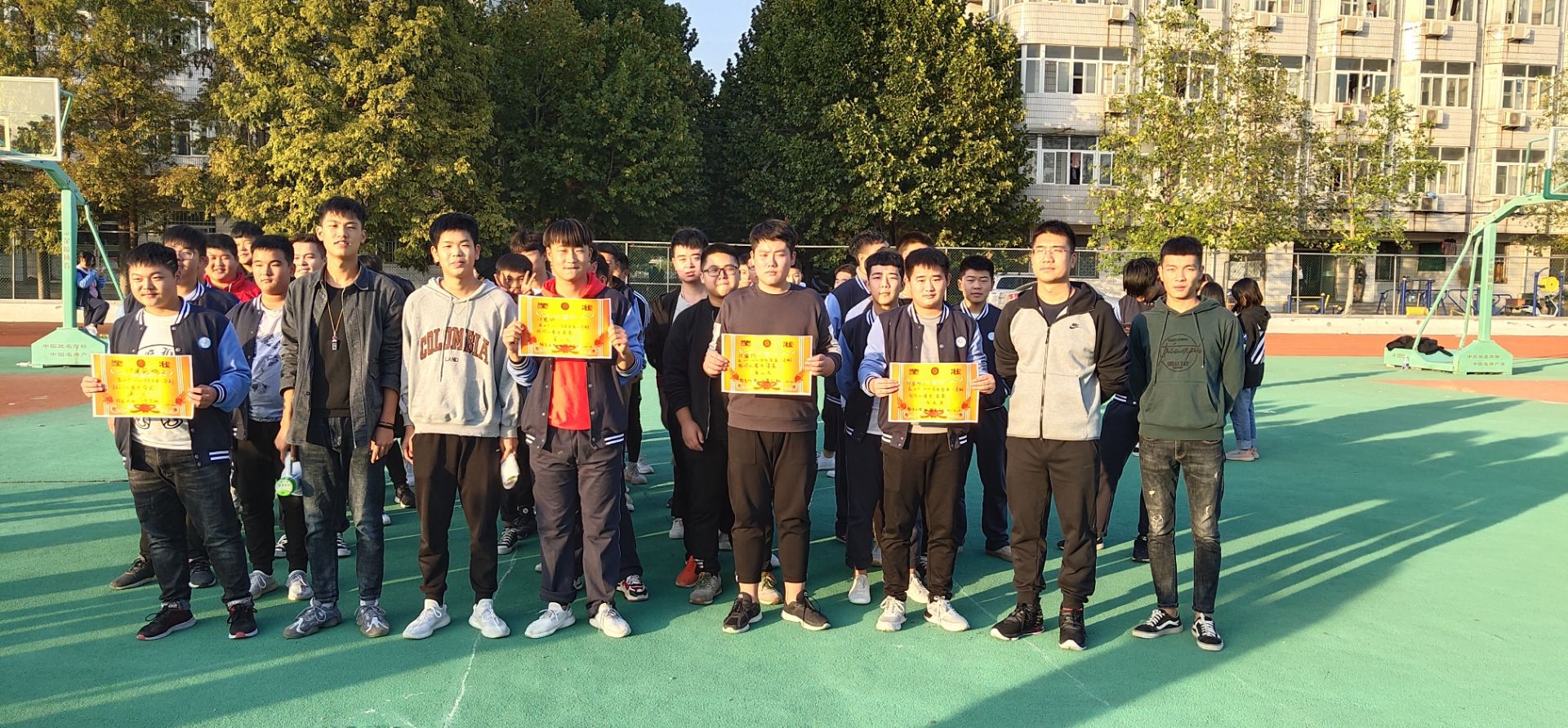 日出水了啊快点使劲动态图