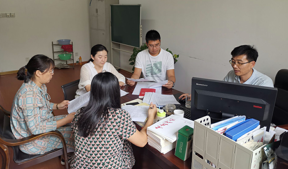 日出水了啊快点使劲动态图