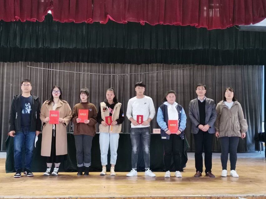 日出水了啊快点使劲动态图