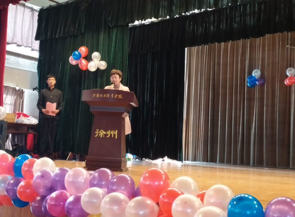 日出水了啊快点使劲动态图