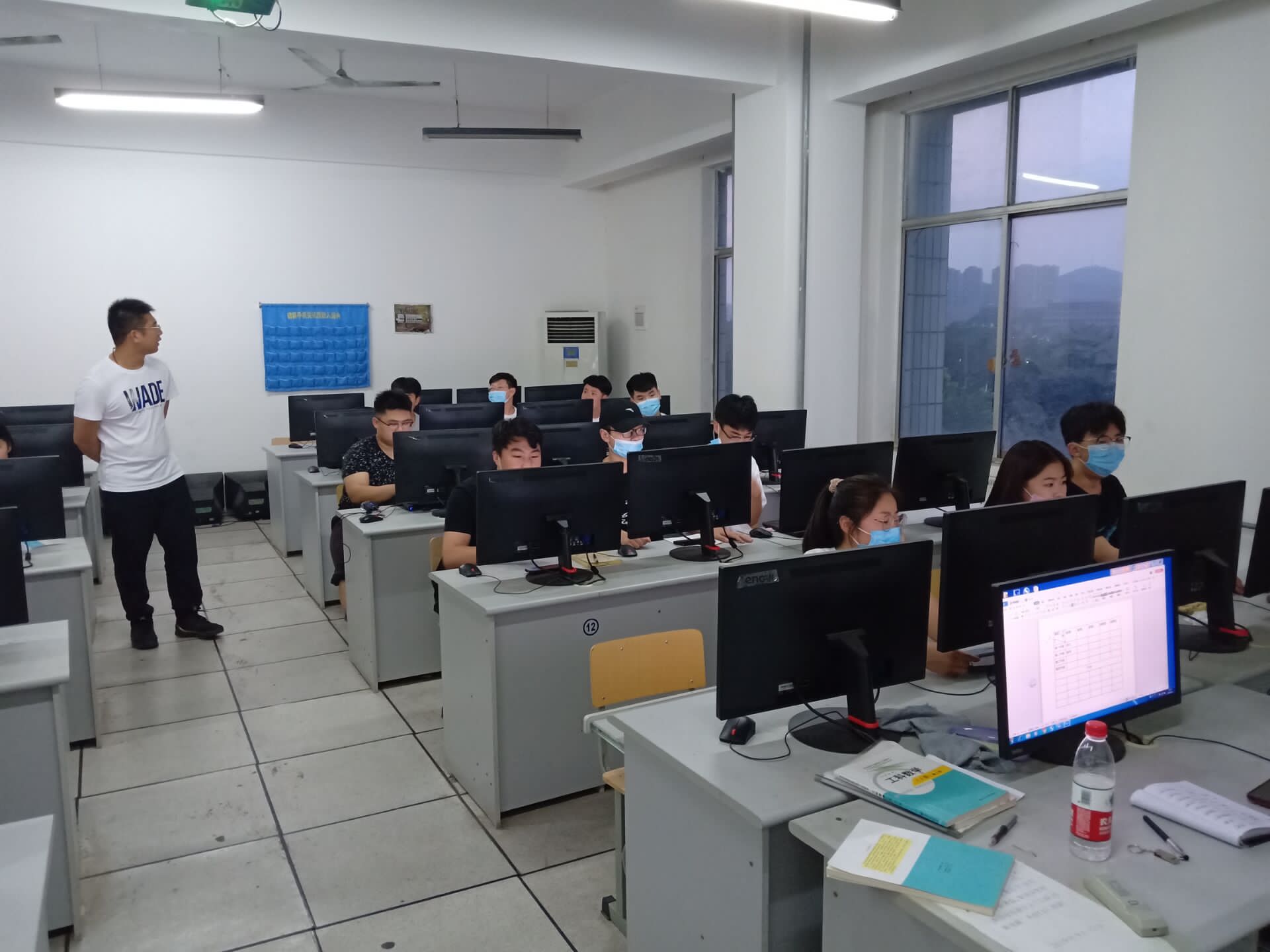 日出水了啊快点使劲动态图