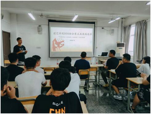 日出水了啊快点使劲动态图