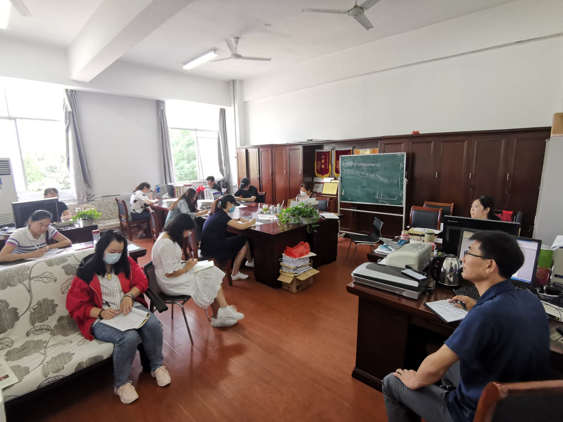 日出水了啊快点使劲动态图