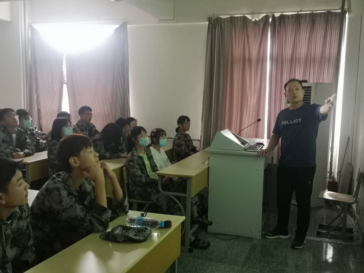 日出水了啊快点使劲动态图