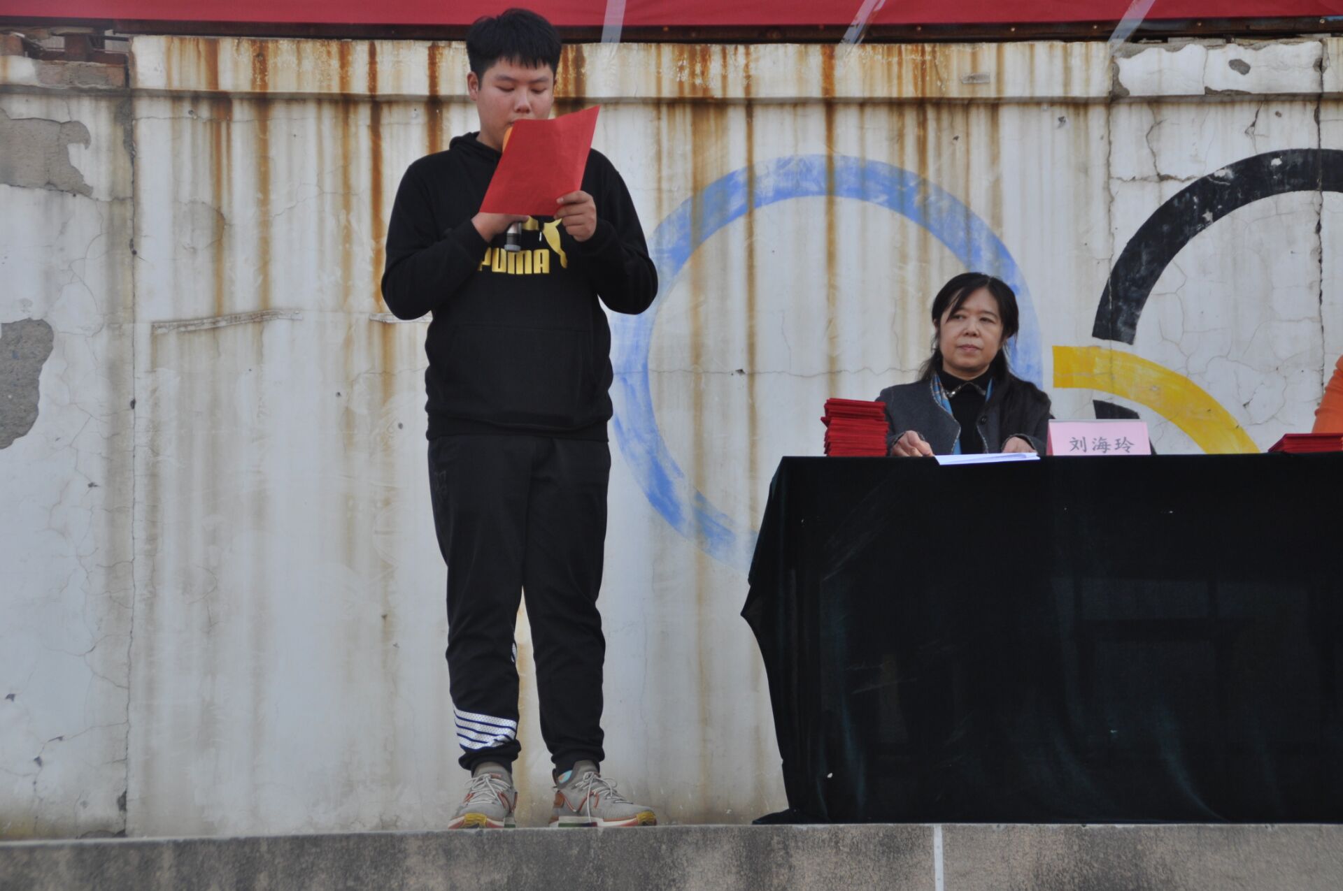 日出水了啊快点使劲动态图