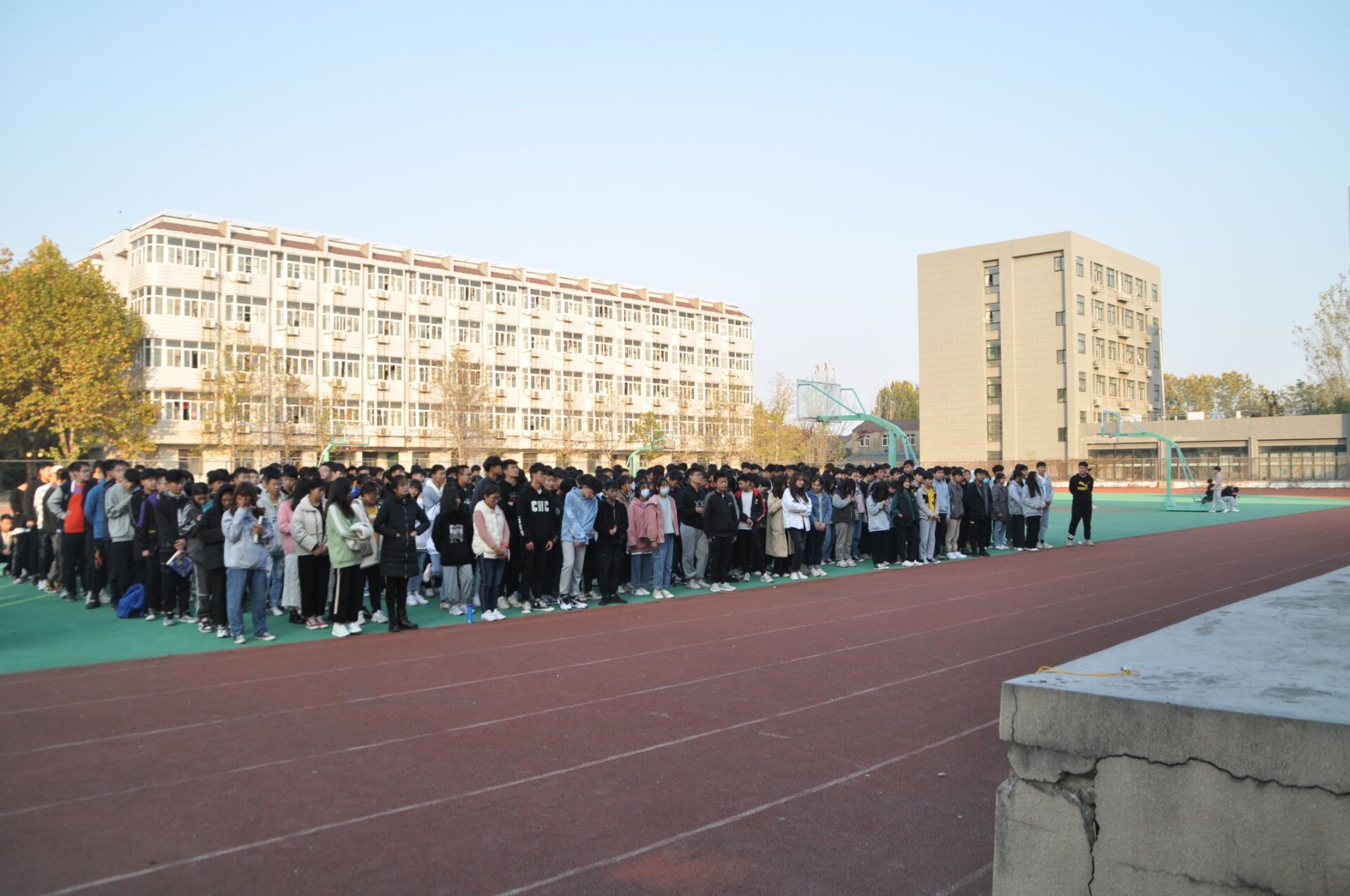 日出水了啊快点使劲动态图