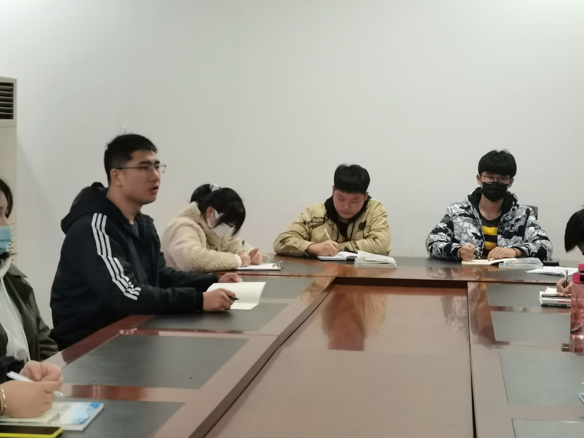 日出水了啊快点使劲动态图