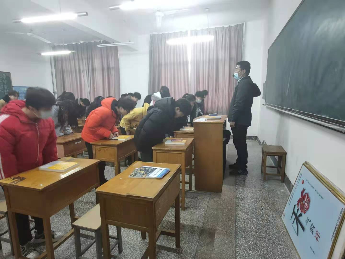 日出水了啊快点使劲动态图