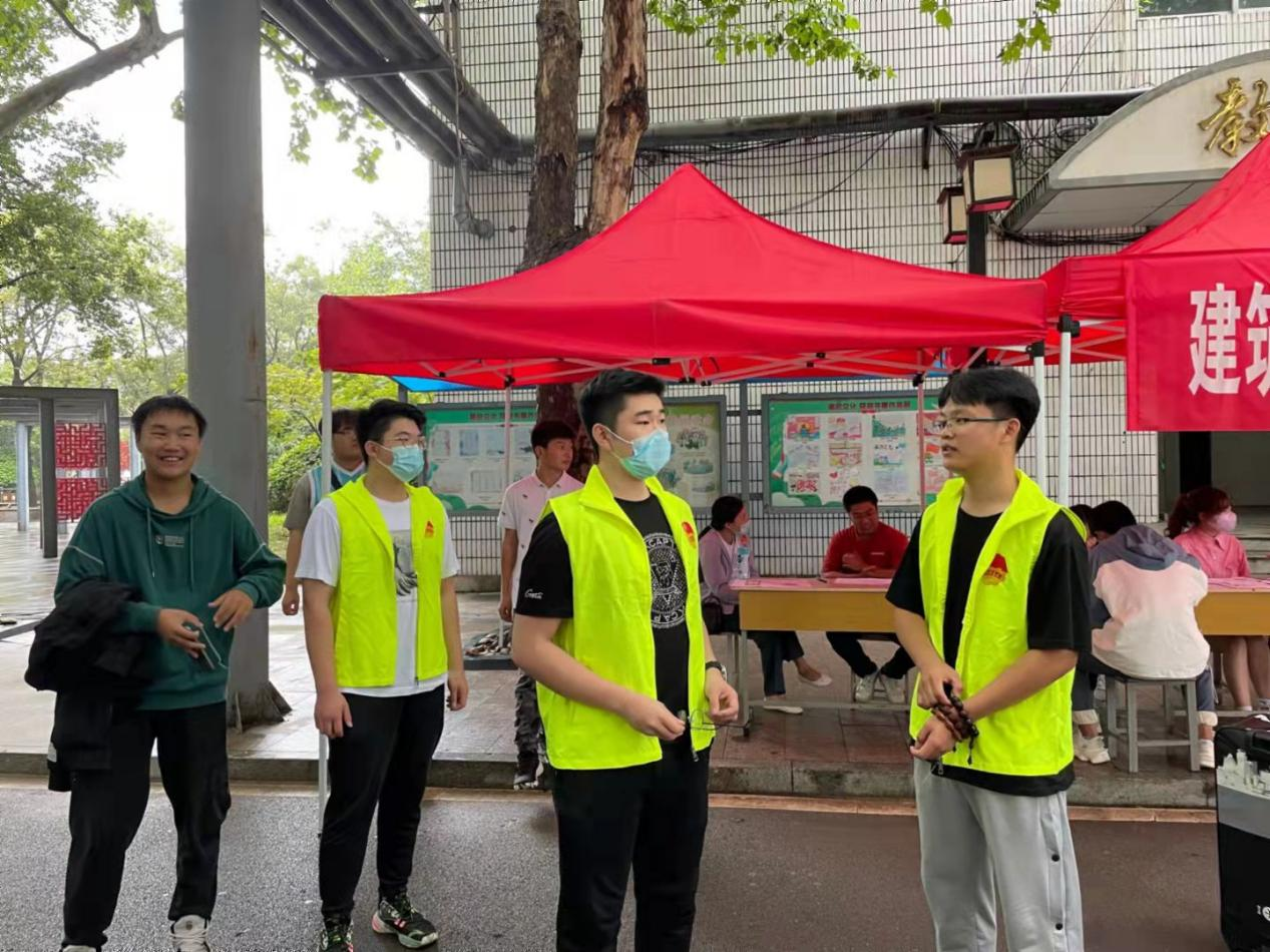 日出水了啊快点使劲动态图