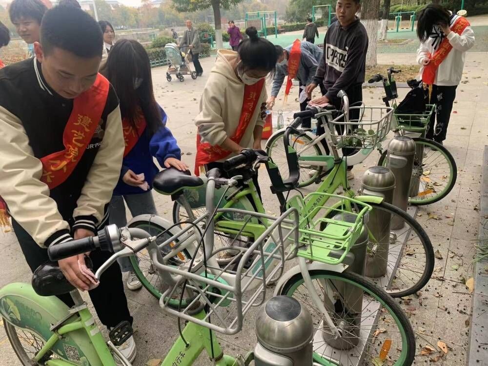 日出水了啊快点使劲动态图