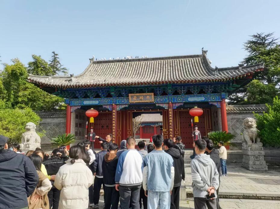 日出水了啊快点使劲动态图