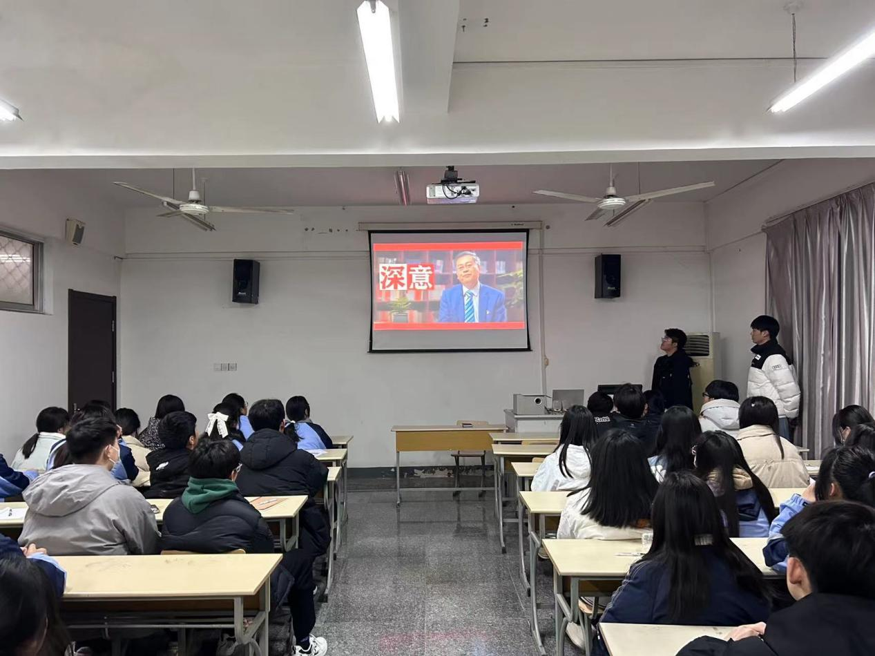 日出水了啊快点使劲动态图