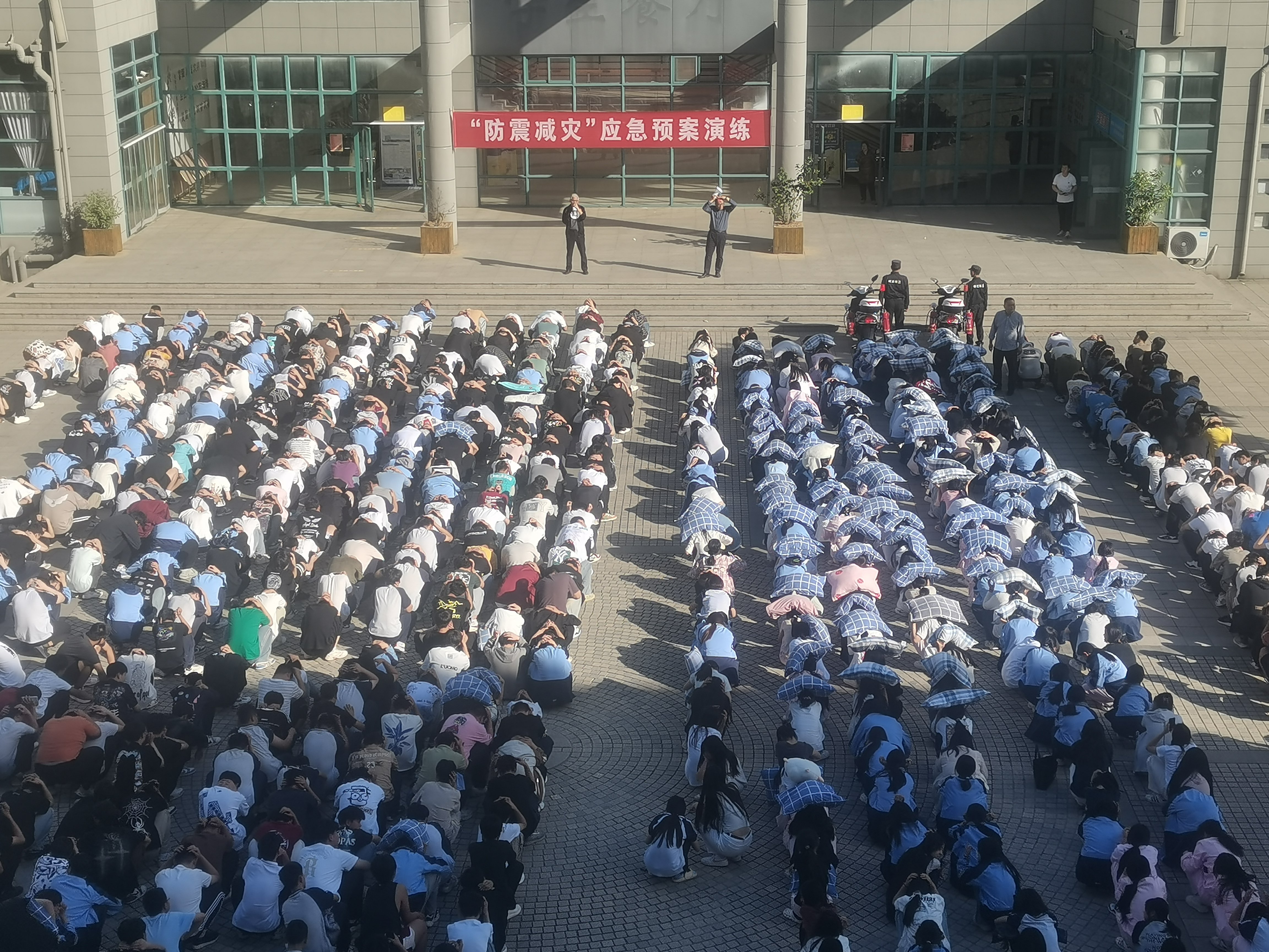 日出水了啊快点使劲动态图