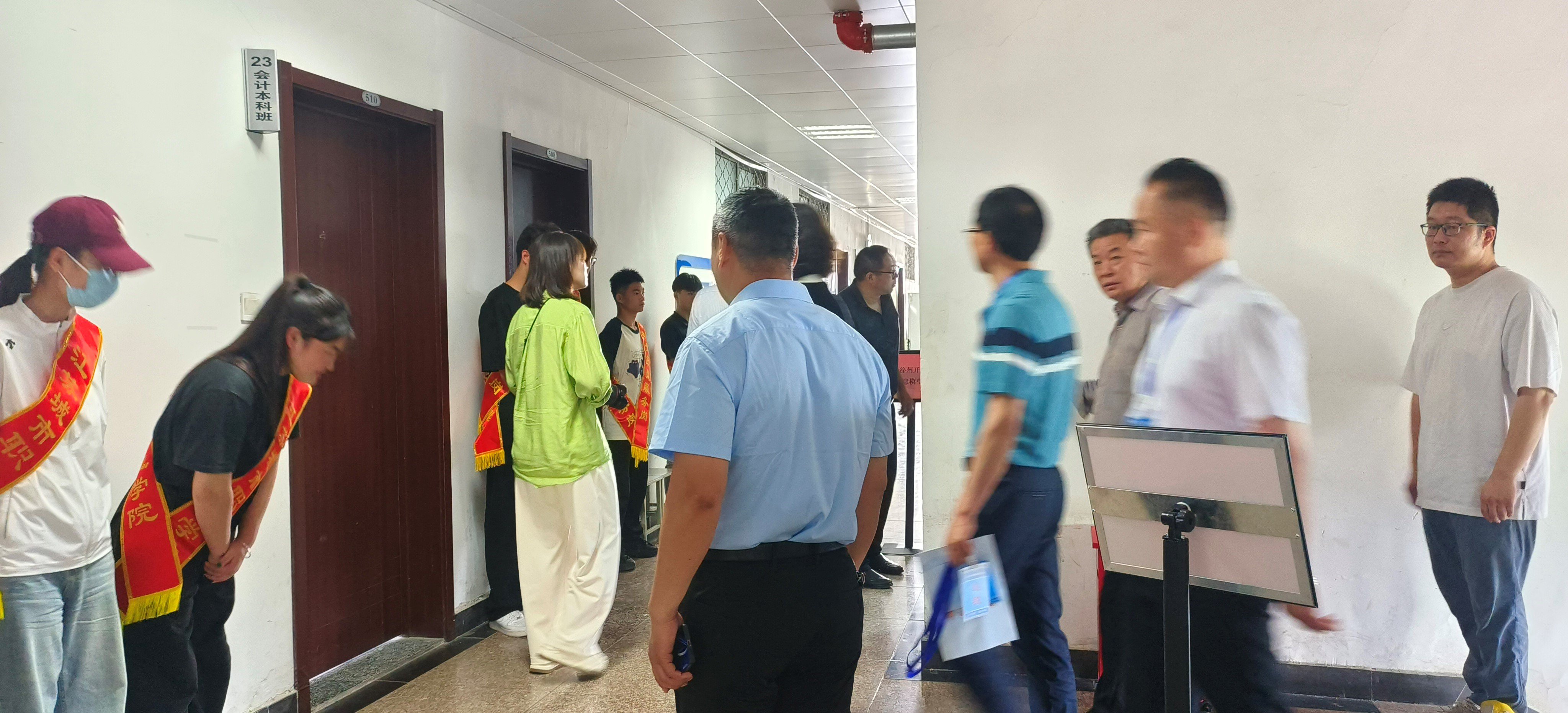 日出水了啊快点使劲动态图