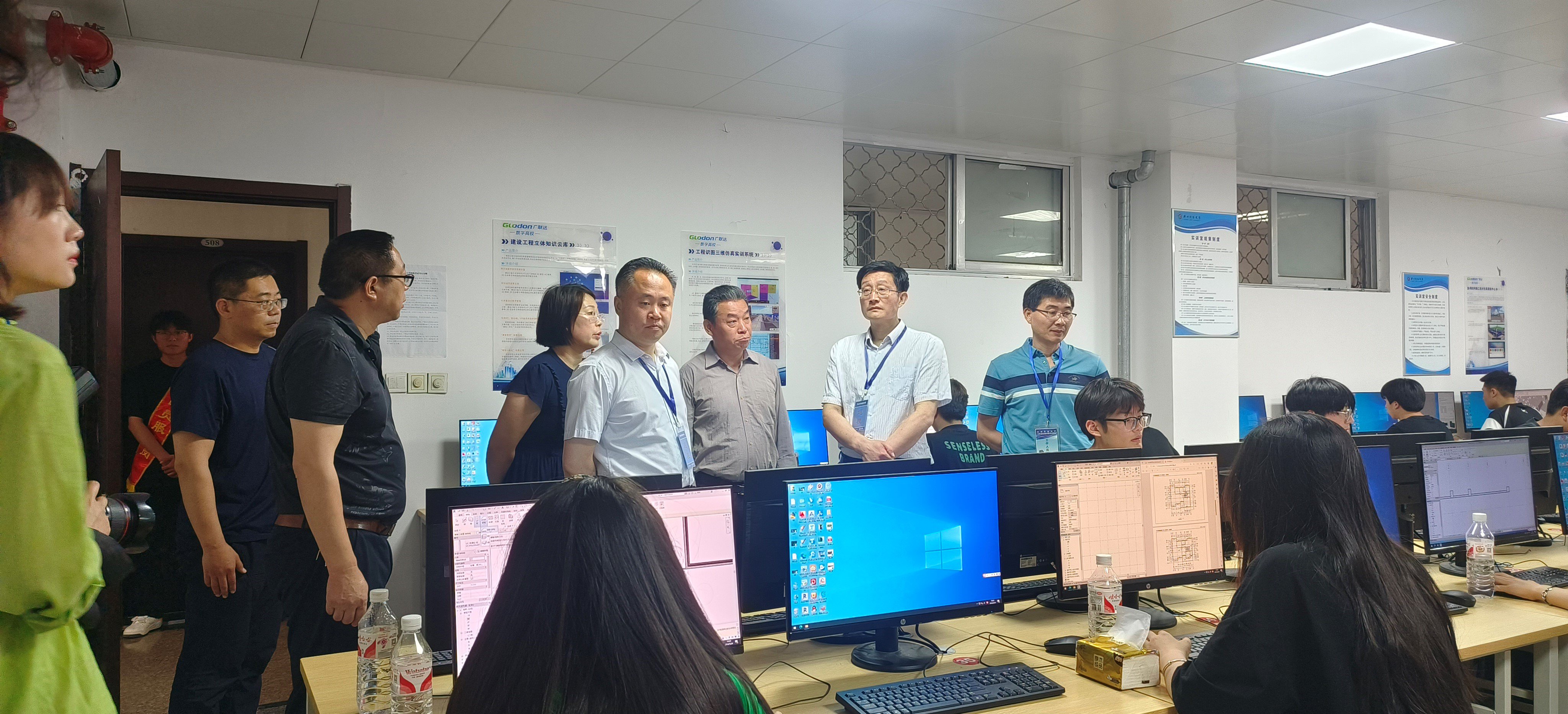 日出水了啊快点使劲动态图