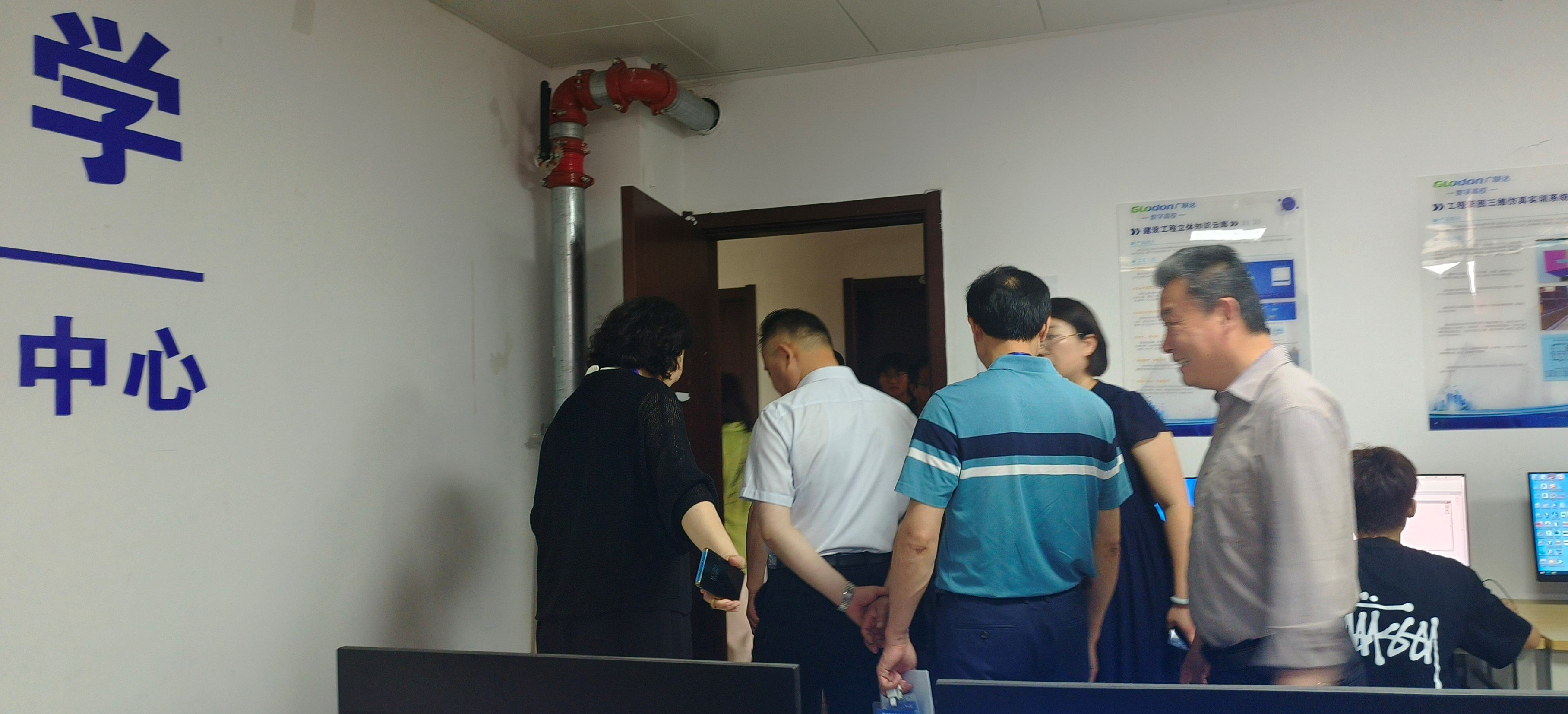 日出水了啊快点使劲动态图