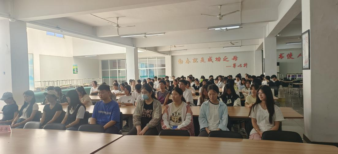 日出水了啊快点使劲动态图