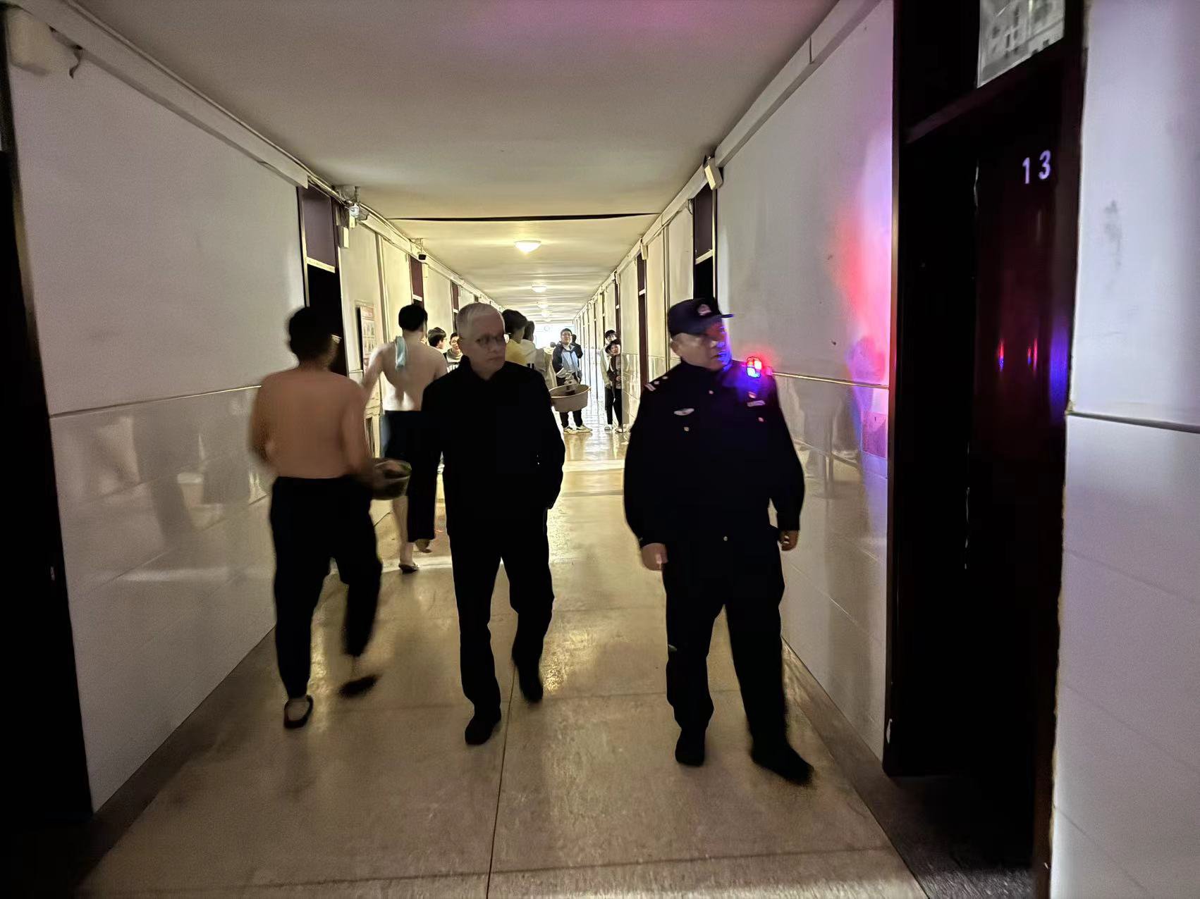 日出水了啊快点使劲动态图