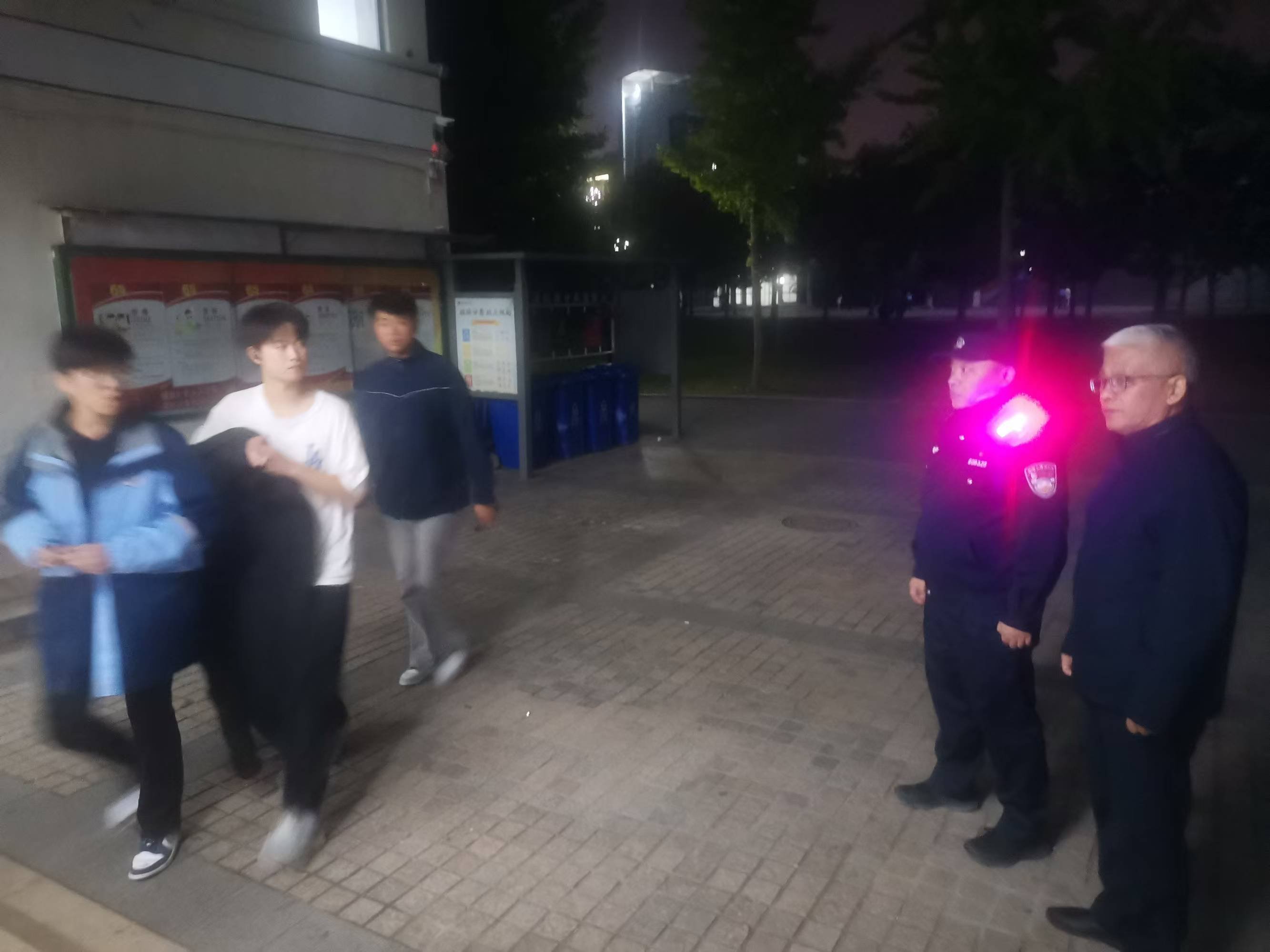 日出水了啊快点使劲动态图